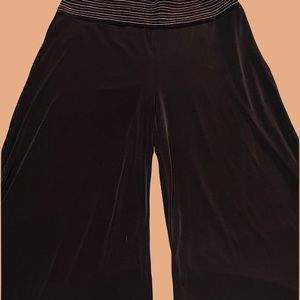 Women’s wide leg capris by Cato